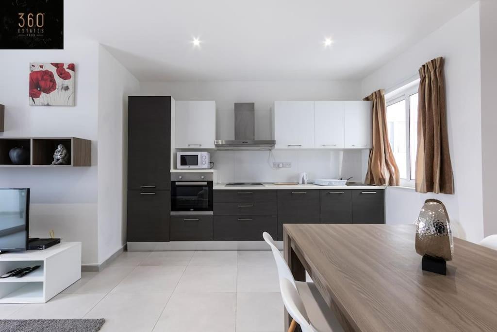 Spacious, Beautiful Central Penthouse With Bbq By 360 Estates Pieta Екстер'єр фото